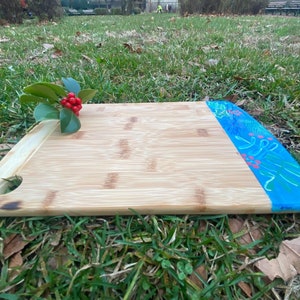 Handmade Epoxy Resin Cutting Board, Personalized Chopping Board, Wooden Cheese Board, Acrylic Colored Charcuterie Board, Gifts for Mom