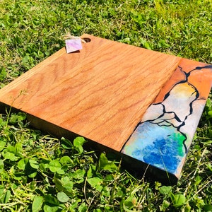 Handmade Epoxy Resin Cutting Board, Personalized Chopping Board, Wooden Cheese Board, Acrylic Colored Charcuterie Board, Gifts for Mom