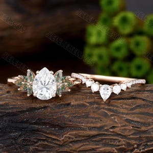 Conjunto único de anillo de compromiso de moissanita talla pera Anillo de ágata musgosa vintage en oro rosa con racimo Anillo de boda curvo apilable Regalo de promesa