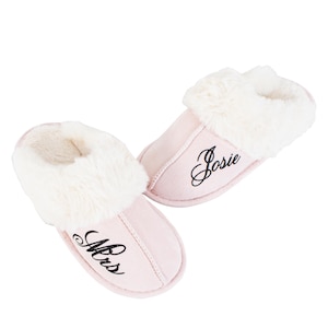 Personalized Women&#39;s House Slippers Memory Foam Fluffy Soft Slippers, Slip on Winter Warm Shoes for Women, Bridal Slipper Women Slipper