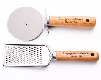 Utensile da cucina personalizzato Gadget Nuovo regalo per la casa Tagliapizza Affettatrice Grattugia per formaggio Frusta personalizzata Pelapatate Strumenti Bomboniere Baby Shower