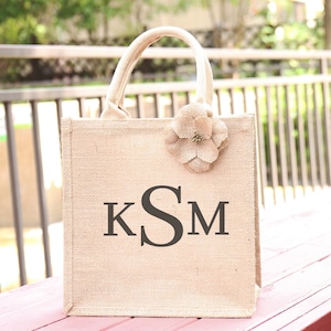 Monogram bruidsmeisje jute tote tas uw eerste strand jute gepersonaliseerde gift bag naam eerste bachelorette bruidsfeest gunst bruiloft