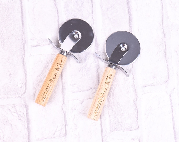 Personalized Pizza Cutter Wheel Wedding Party Favors Custom Housewarming Birthday Party Gift Baby Shower Chef Gift Kitchen Pizza Slicer