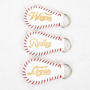 Gepersonaliseerde honkbalkofferlabels voor koffers Reislabels met metalen ring, PU-leren honkbalsoftbalsleutelhanger,