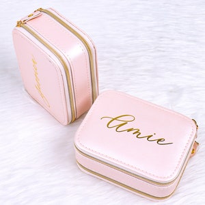 Personalized Bride Bridesmaid Jewelry Box Bride Gift Box Mrs Jewelry Box Bridal Shower Gift for Bride Honeymoon Gift Travel Case