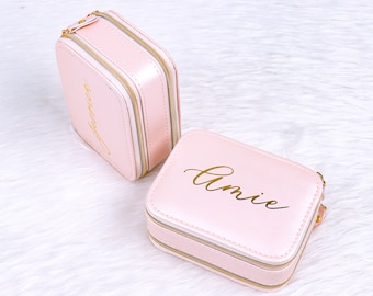 Personalized Bride Bridesmaid Jewelry Box Bride Gift Box Mrs Jewelry Box Bridal Shower Gift for Bride Honeymoon Gift Travel Case