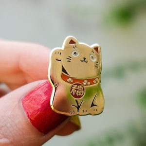 Lucky Cat – Japan inspired Gold Enamel Pin