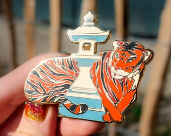 Lantern Tiger XL Enamel Pin – Kawaii Japanese Art Pin