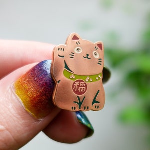 Lucky Cat – Japan inspired Rose-Gold Enamel Pin