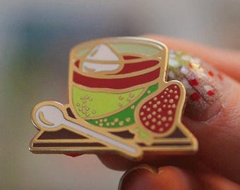 Strawberry Matcha Pudding – Matcha Dessert Enamel Pin