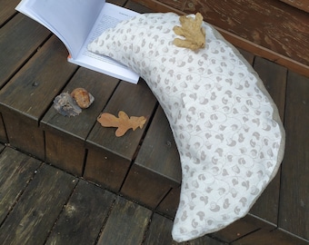 Half-Moon Zafu: Linen Crescent Meditation Cushion with Buckwheat Husks
