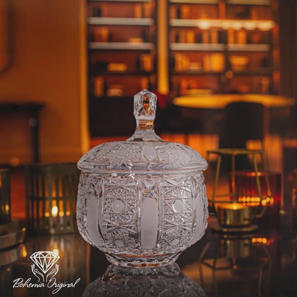ハンドカットのボヘミアクリスタル製シュガーボウル（蓋付き） - Etsy 日本