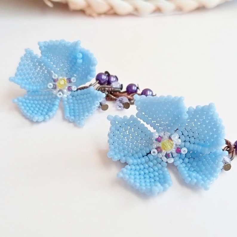 Floral Beaded Earrings by latitabijouxjewelry