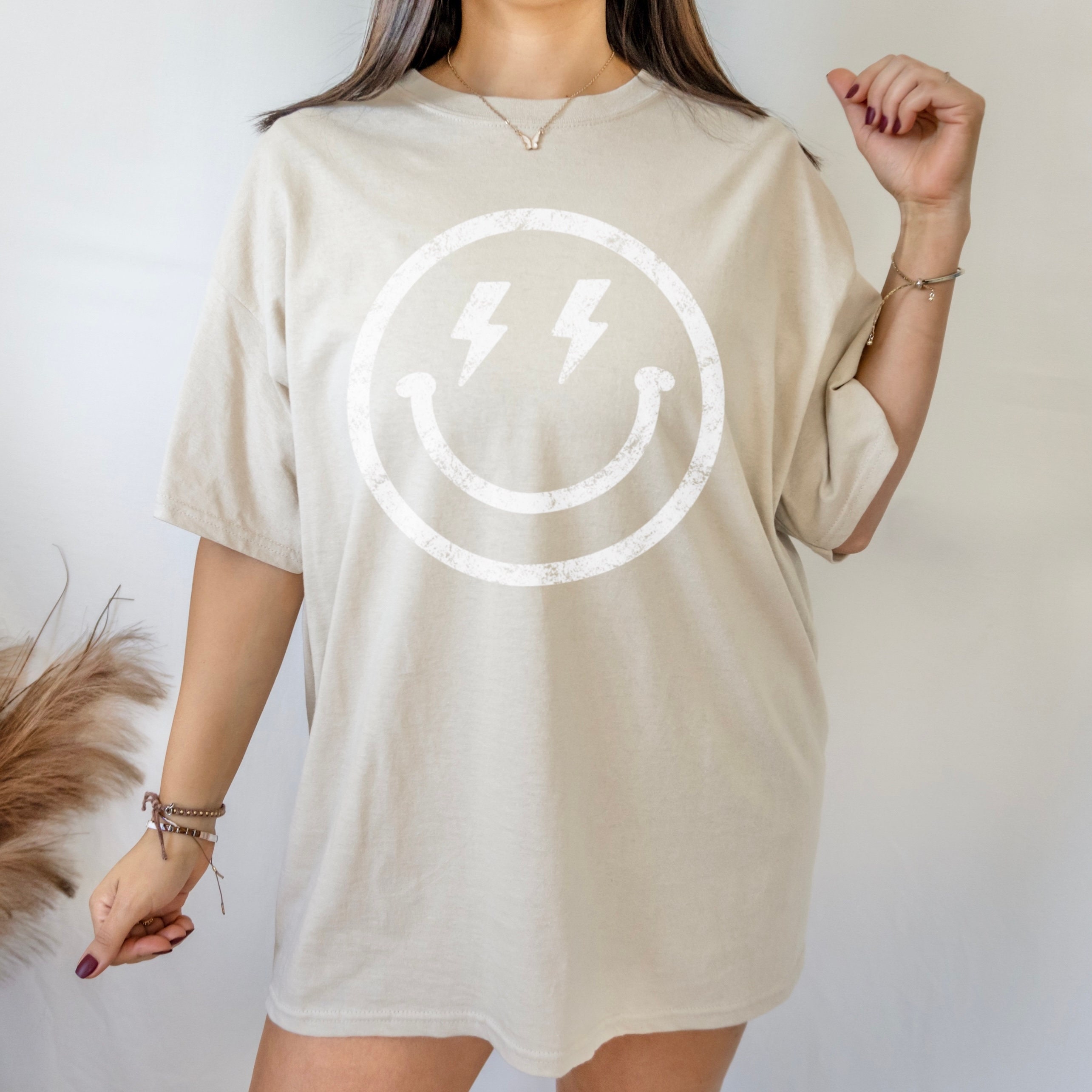 Smile Lightning Bolt Shirt Happy Face Shirt Preppy Clothes Aesthetic Clothes  Indie Clothes Trendy Clothes Aesthetic T Shirt -  Canada
