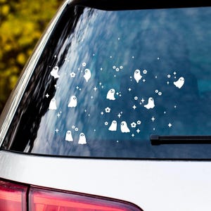 Hoja de calcomanías de fantasmas espeluznantes - Calcomanías estéticas de Halloween para la ventana trasera del auto, vasos y botellas de agua, accesorio impermeable para el auto. imagen 3