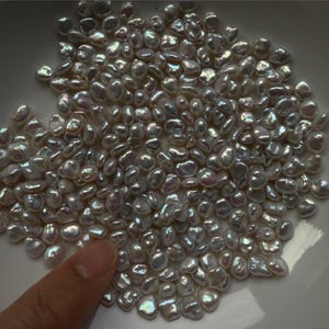 Cuenta de perla suelta Keshi de color blanco brillante y estilo barroco de alto brillo (4-6 mm)