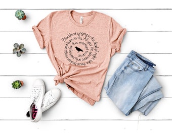 Camiseta Blackbird cantando en la oscuridad de la noche - Letra inspirada en los Beatles