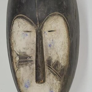 手彫りのアフリカ部族のマスク：牙の人々のアート、軟木、16x9インチ