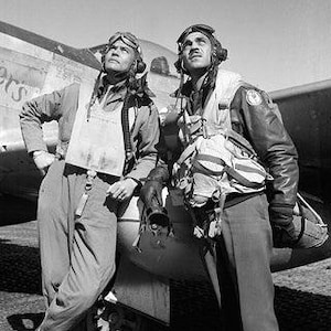 Il colonnello Benjamin O. Davis, aviere di Tuskegee, seconda guerra mondiale, di McMahan, arte della gente di colore, arte della famiglia di colore, arte della storia dei colori, arte storica dei colori