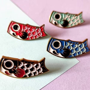 Koi Fisch Pin | Metall Emaille Kawaii Pins | Japanisches traditionelles Naturabzeichen | Bunte Knopf | Zubehör Geschenk