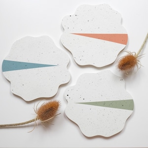 Betonnen platte dienblad, decoratief dienblad, displayblad, tafelstuk, bureaudecor, woondecor, nieuw huiscadeau, gespikkeld