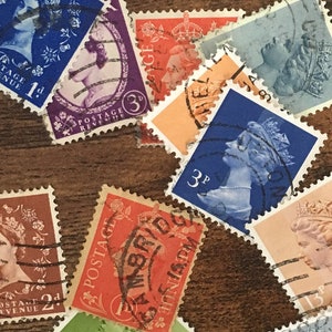 Great Britain - 25 stamps cancelled