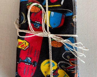 SCHOOLS OUT herbruikbare stoffen servetten Zero Waste 2-laags set van 12 milieuvriendelijke papierloze papieren handdoeken van 8 x 8 inch