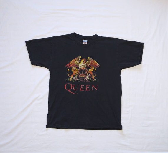 Vintage Retro 2003 Queen Concert Tour T-Shirt