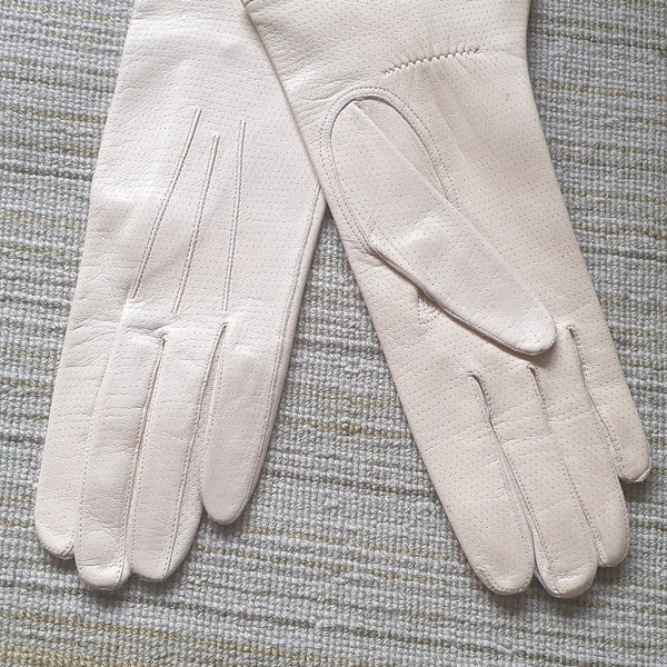 DENTS Nude Light Beige Leather Ladies Gloves - Size 7.5 Medium