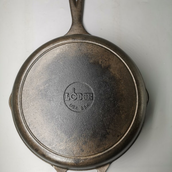 Vintage Lodge Cast Iron Skillet/ Fry Pan, D10.5"/H2", 8SK , Made in USA, very good condition