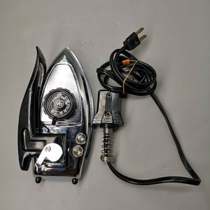 Vintage Apex Automatic Travel Folding Iron, Eiraku Ringyo Co., Ltd, Japan,  perfect working condition, 7.25&quot;*3.5&quot;*4&quot;
