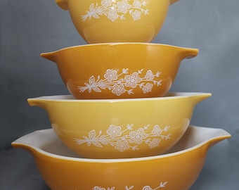 Juego de 4 cuencos para mezclar Pyrex Butterfly Gold vintage, modelo Cenicienta, 2 unidades, originales, modelos 441/442/443/444, fabricados en EE. UU., en muy buen estado.