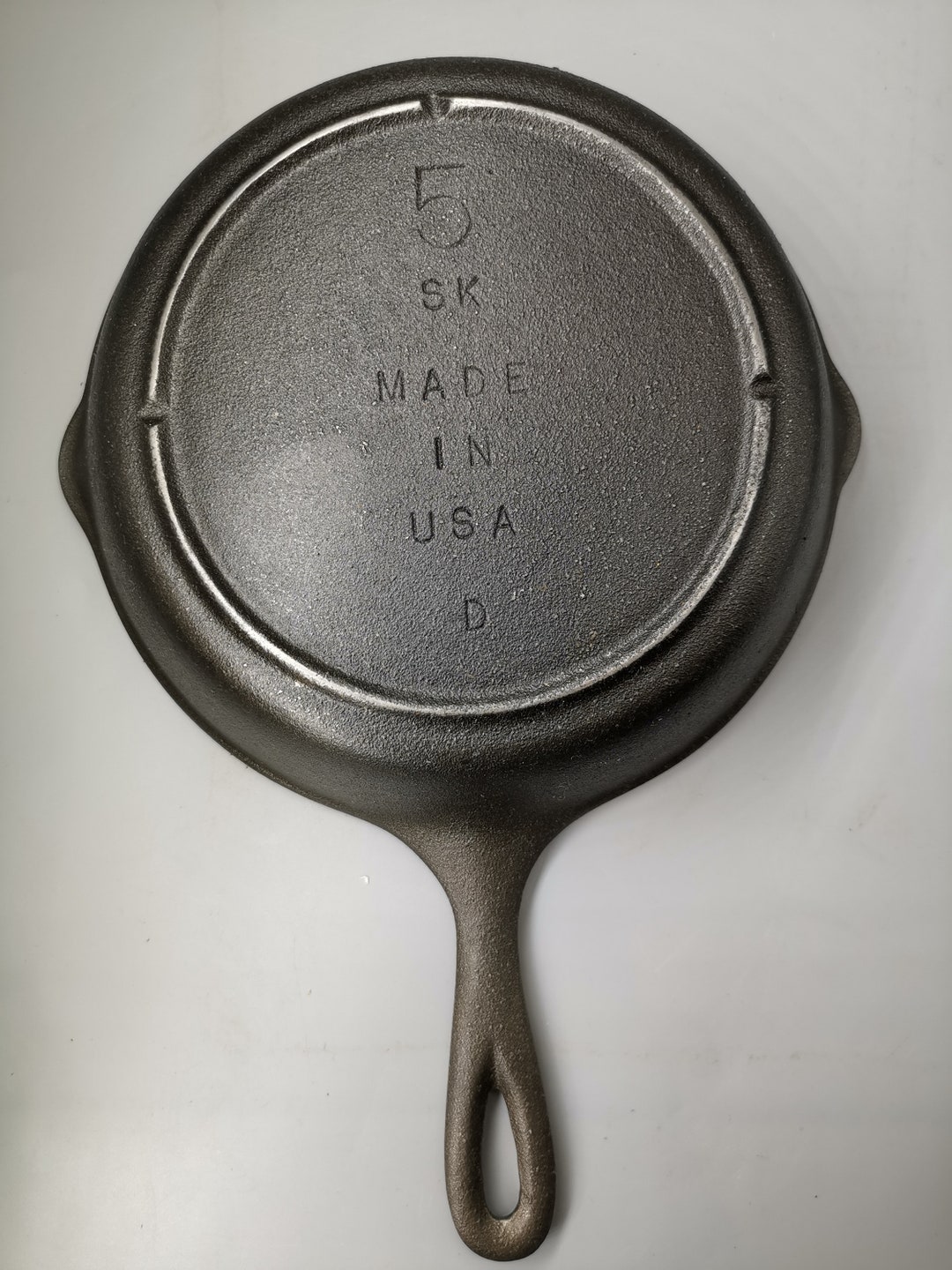 Vintage Lodge 3 Notch No.5 SK Cast Iron Pan/skillet, Made in USA, D8.5