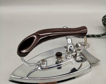 vintage K M GAD-A-BOUT Travel Iron 1940s folding iron # 17-500** Knapp Monarch co