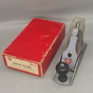 Vintage Millers Falls 900 Smoothing Bench Jack Plane, No. 4, with original box, almost new condition, 9&quot;*2&quot;