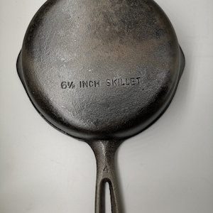 Vintage Cast Iron Pan, No.4, 6 1/2 inch skillet, good vintage condition,Nice for a gas range