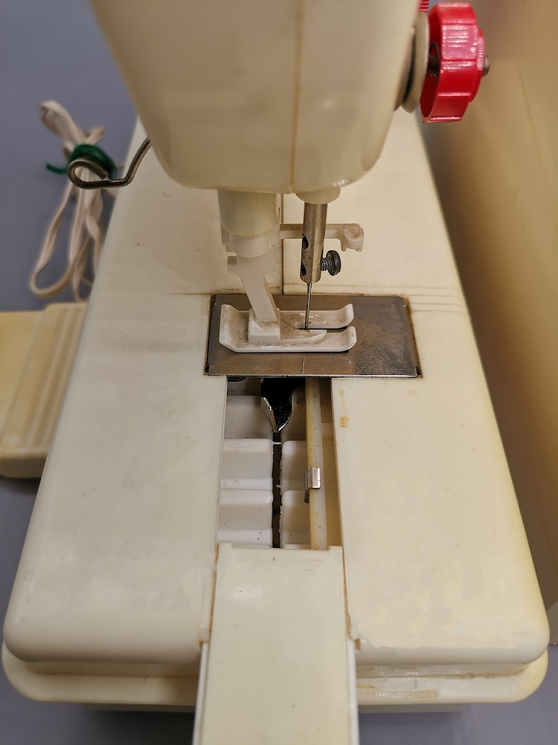 Vintage Singer Lockstitch Sewing Machine Toy Works Made in Etsy