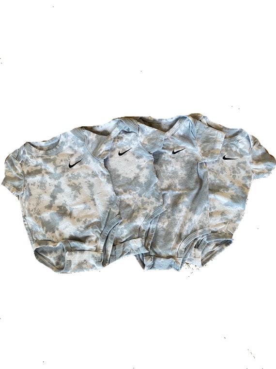 White nike deals onesie