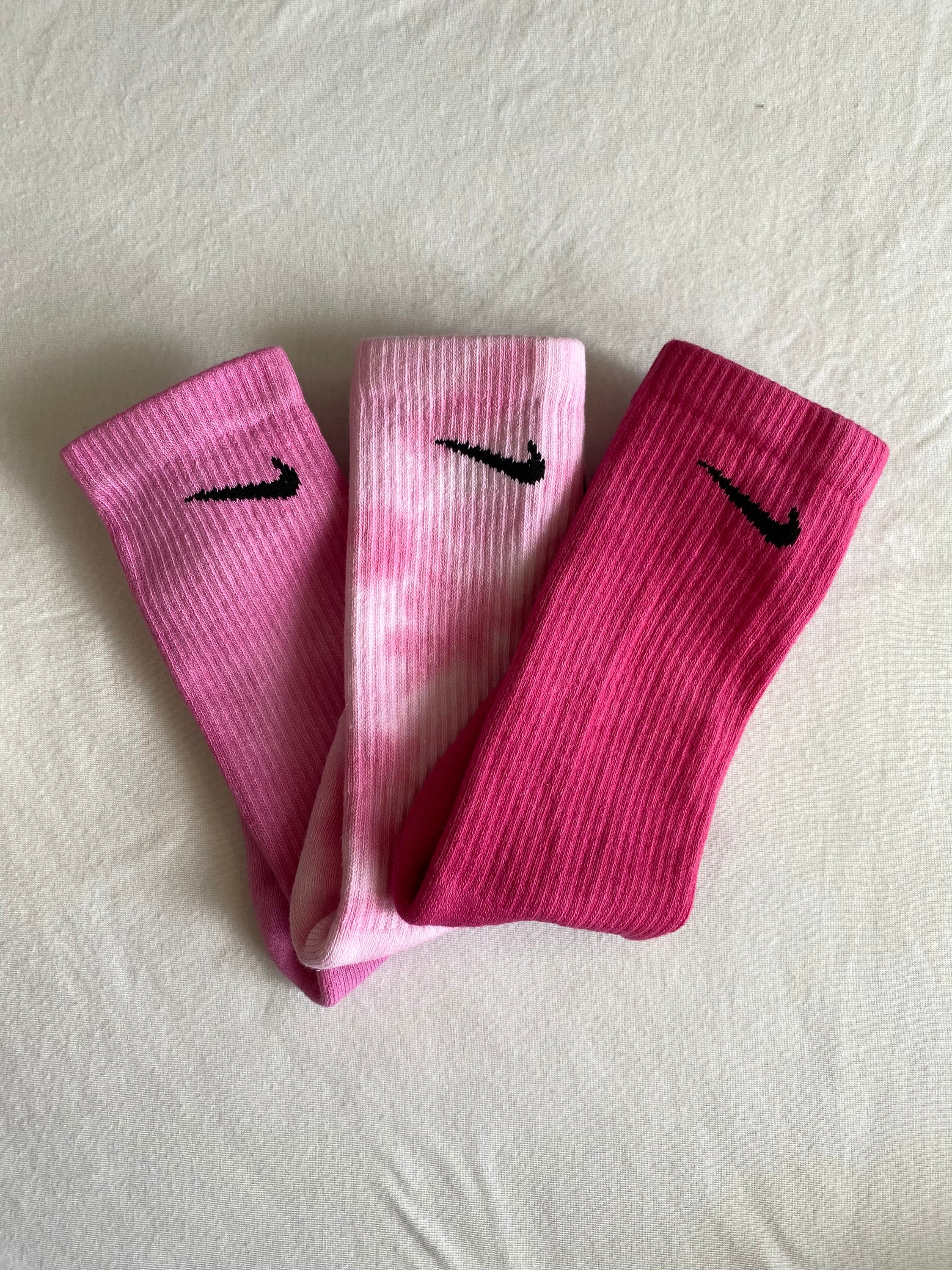 sopa Fortaleza operación Pink Nike Socks - Etsy