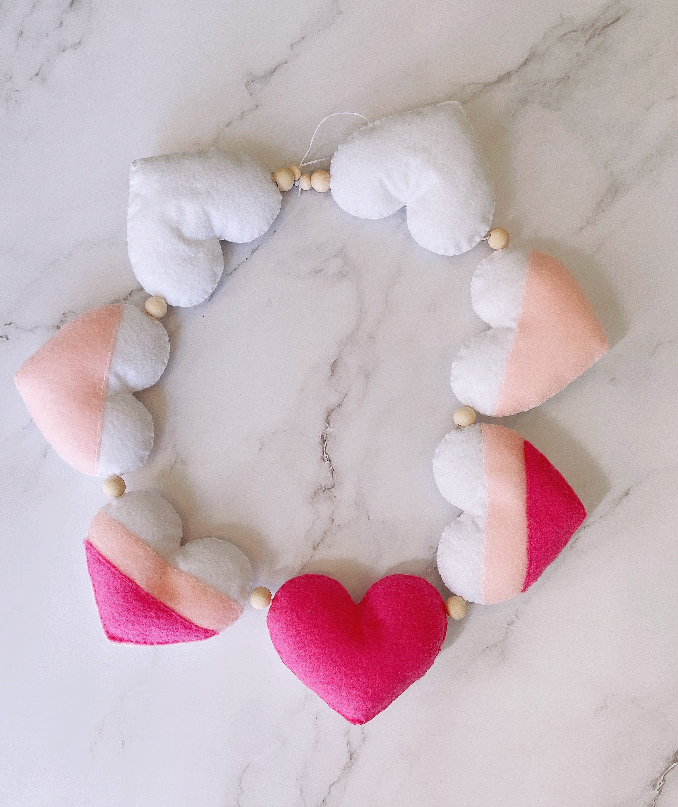 Handmade Felt Heart Garland with Wood Beads Shades of Pink Etsy.de