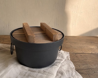 Cast Iron Rice Cooker Pot, Japanese Rice Cooking Pot with Wooden Lid, 2L Cooker for 3 Cups Rice, Made in Japan