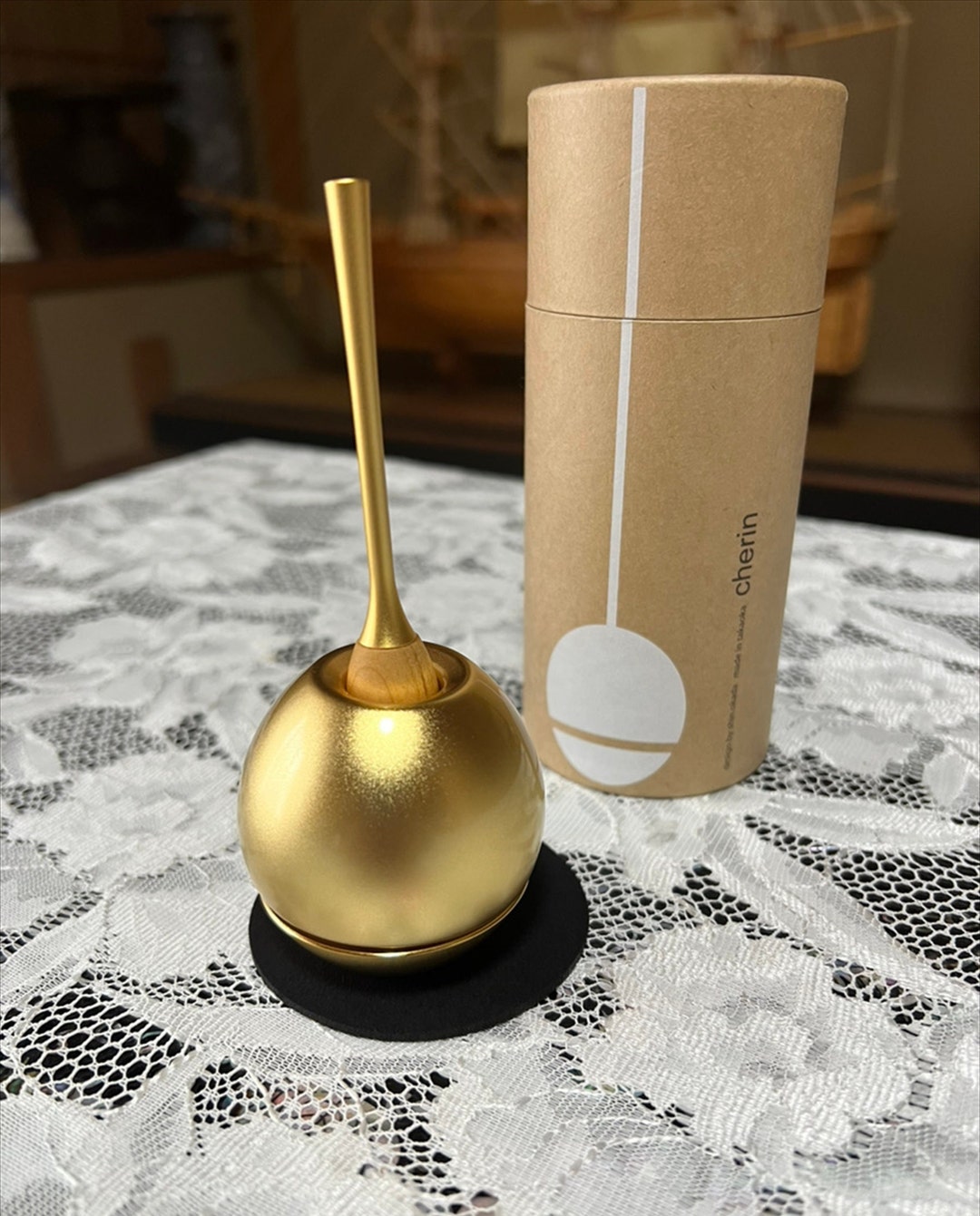 Modern & Stylish Japanese Singing Bowl, Sotto Cherin Orin Gold