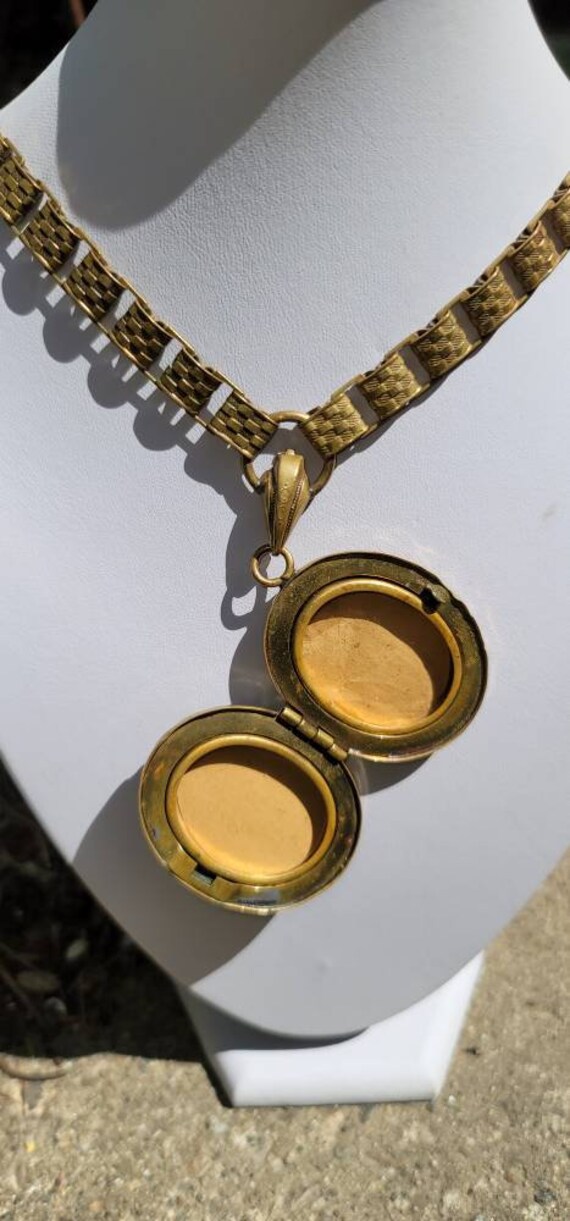 Victorian Locket and Chain - image 3