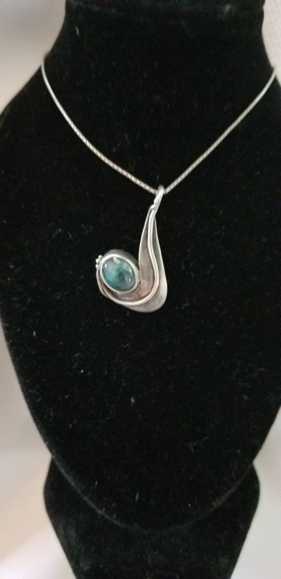 Sterling Silver Mid Century Modern Agate Pendant Necklace