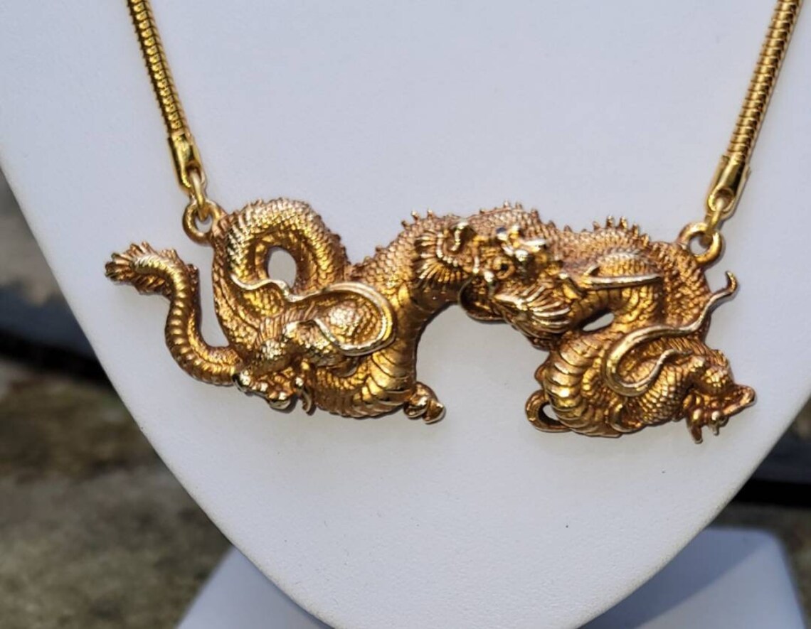 Dragon choker Clearance