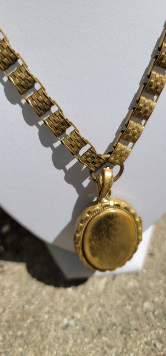 Victorian Locket and Chain - image 4