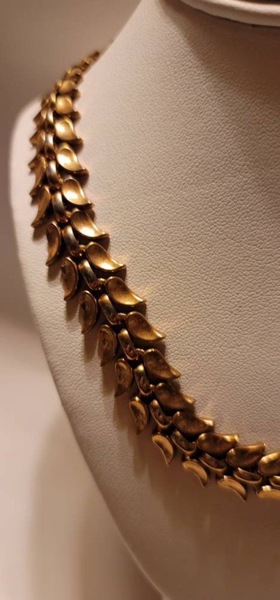 Vintage Trifari Gold Chevron Link Necklace - image 4