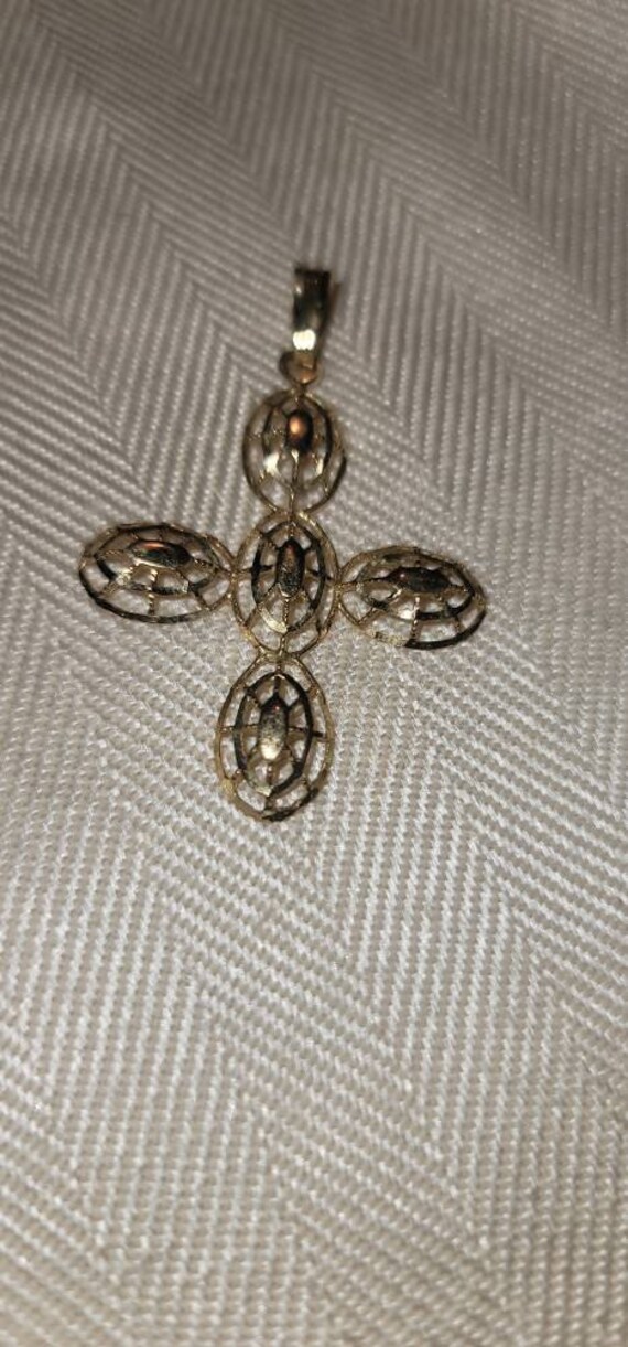 14k Gold Fillagree Cross Pendant - image 3