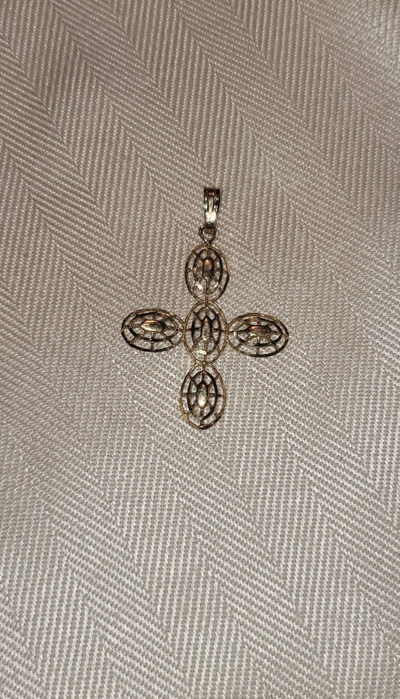 14k Gold Fillagree Cross Pendant - image 5