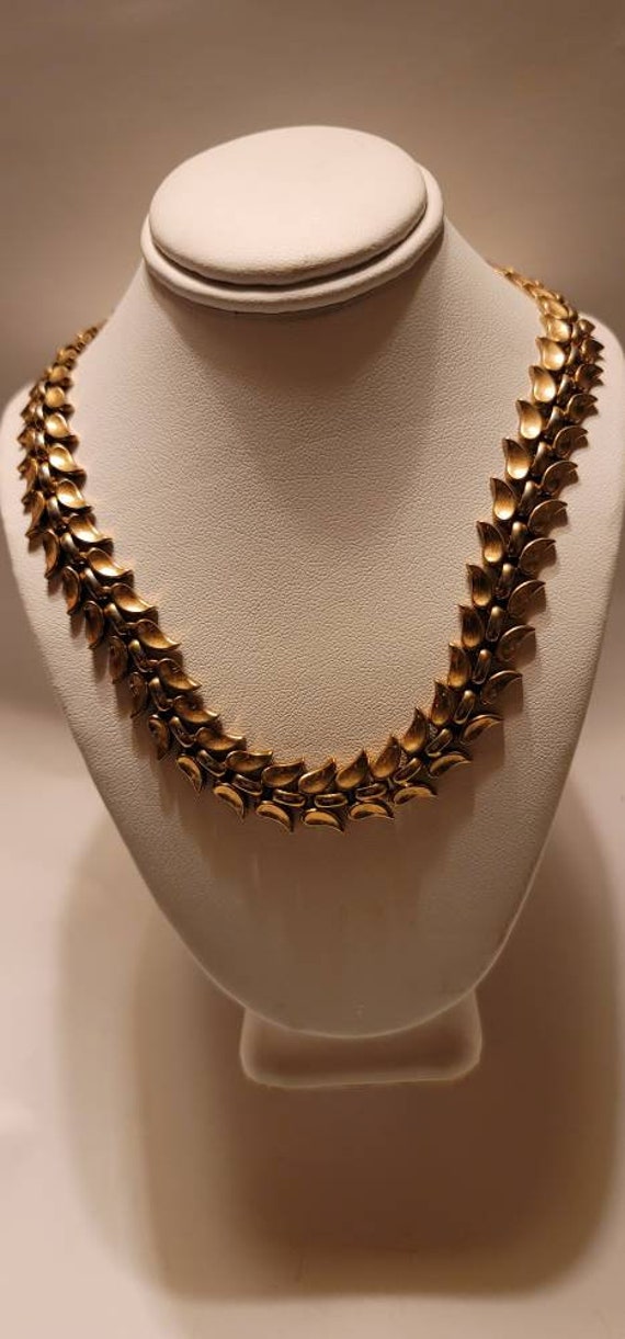Vintage Trifari Gold Chevron Link Necklace - image 3